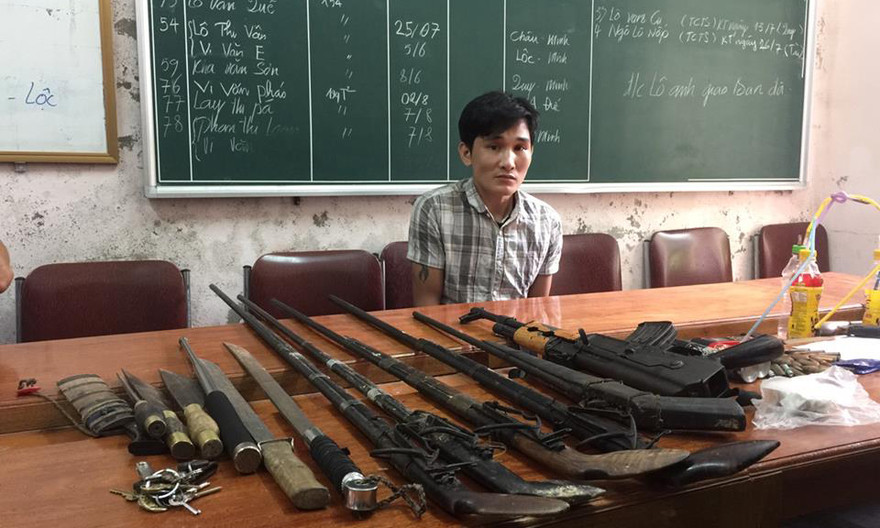 Đối tượng và tang vật tại CQĐT.