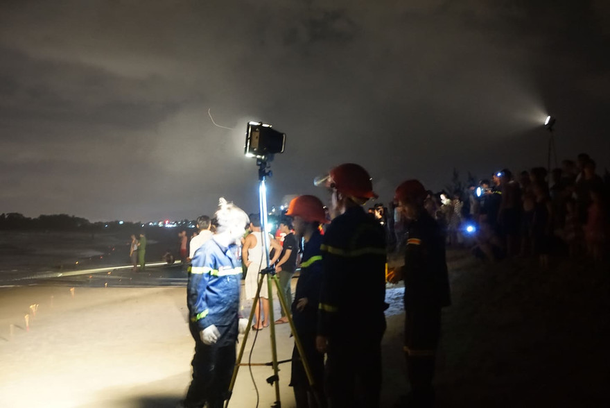 Tìm thấy thi thể nam sinh bị sóng cuốn mất tích