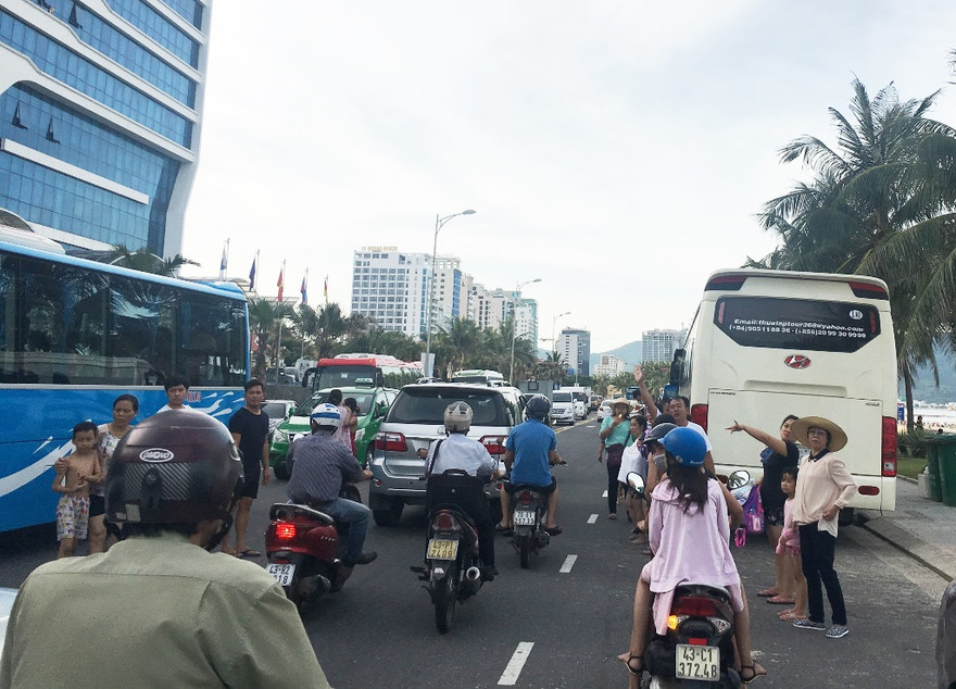 Xử phạt ô tô khách trên 30 chỗ vào trung tâm Đà Nẵng giờ cao điểm