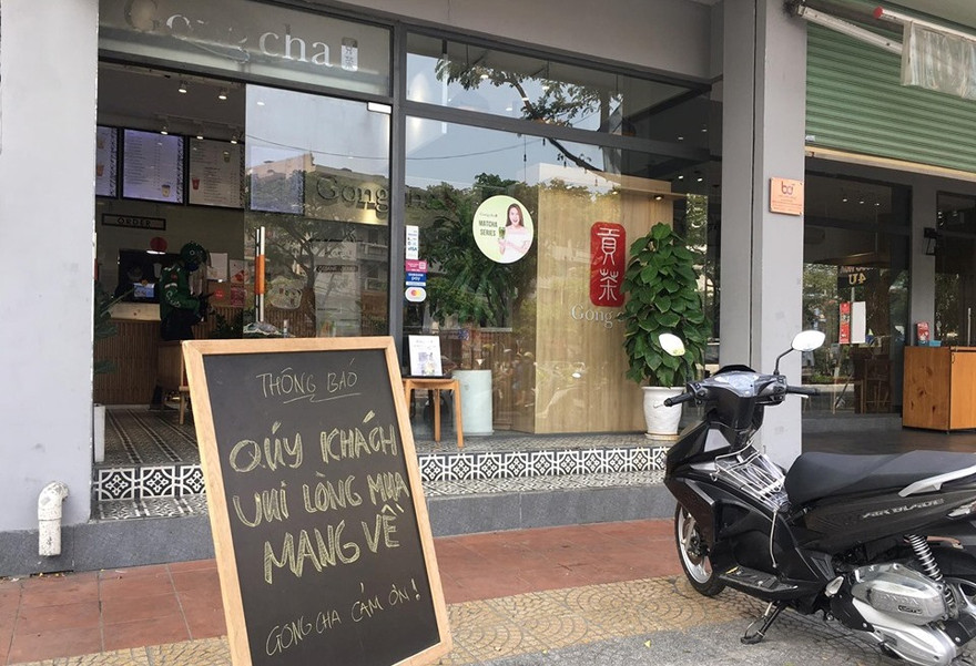 Hàng quán Đà Nẵng đồng loạt chuyển sang 'phục vụ mang về'