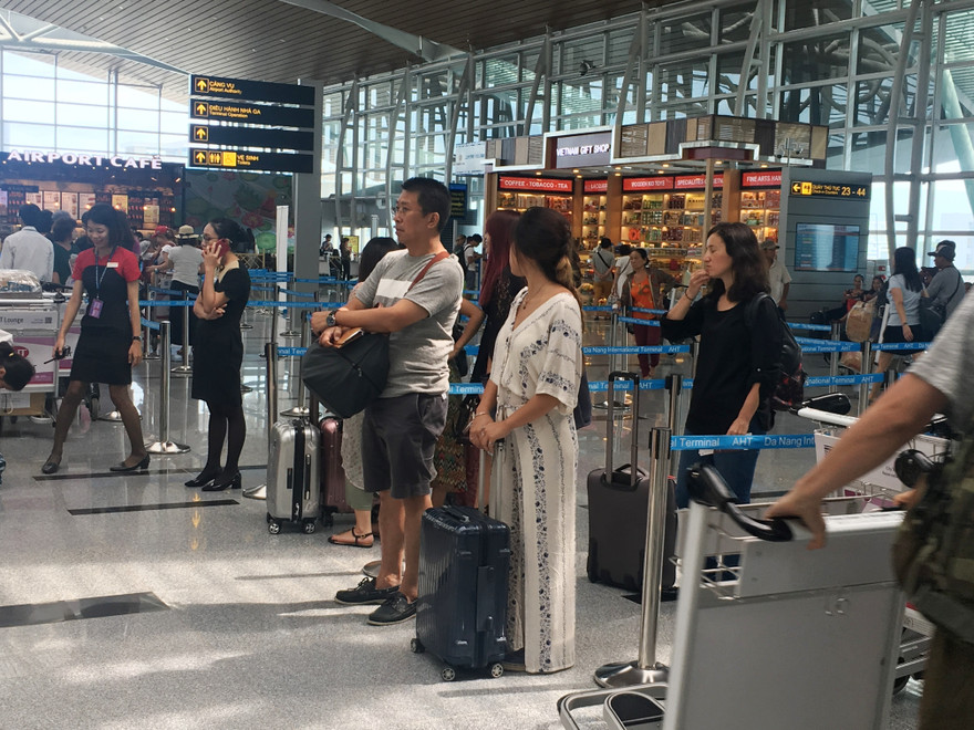 Lo viêm phổi cấp tính xâm nhập, yêu cầu giám sát khách về từ Trung Quốc