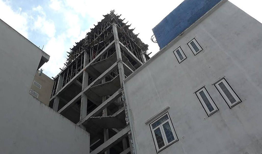 Rơi từ tầng 4, một công nhân tử vong
