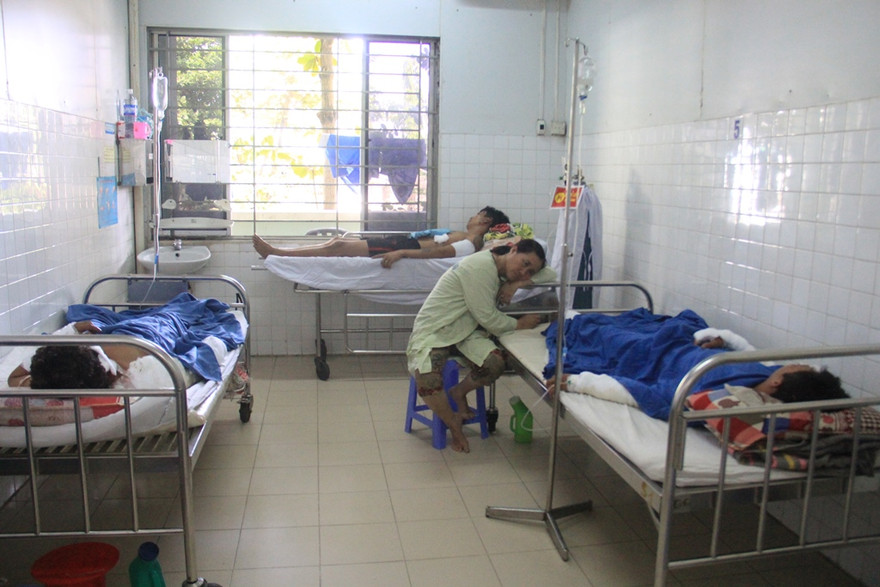 Ngư dân bàng hoàng kể lại vụ nổ tàu cá khiến 14 người thương vong