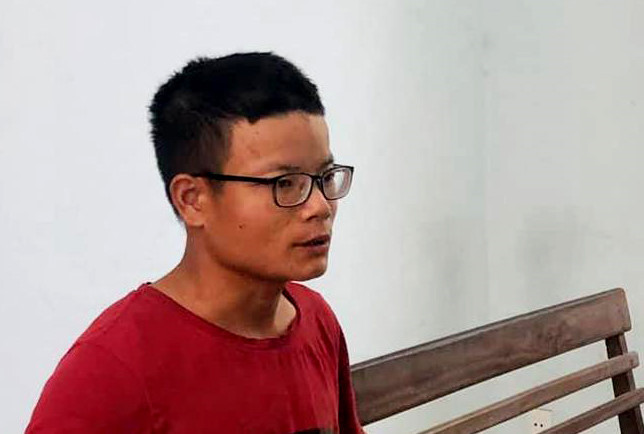 Nghi phạm Lực tại cơ quan công an. Ảnh: Zing