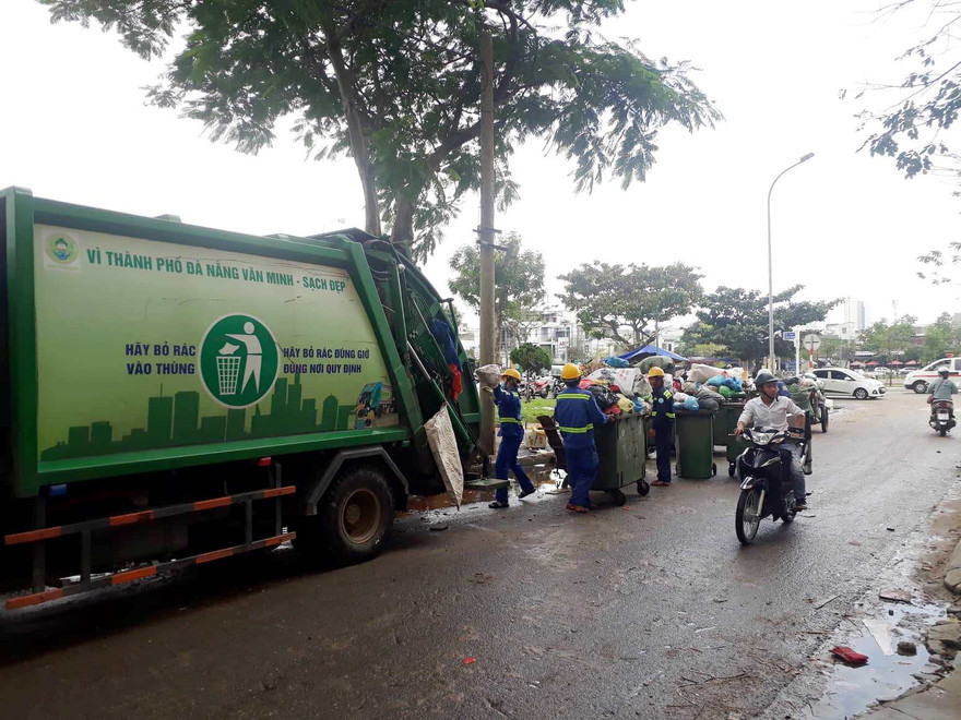 Đà Nẵng khẩn trương khắc phục hậu quả sau trận ngập lịch sử