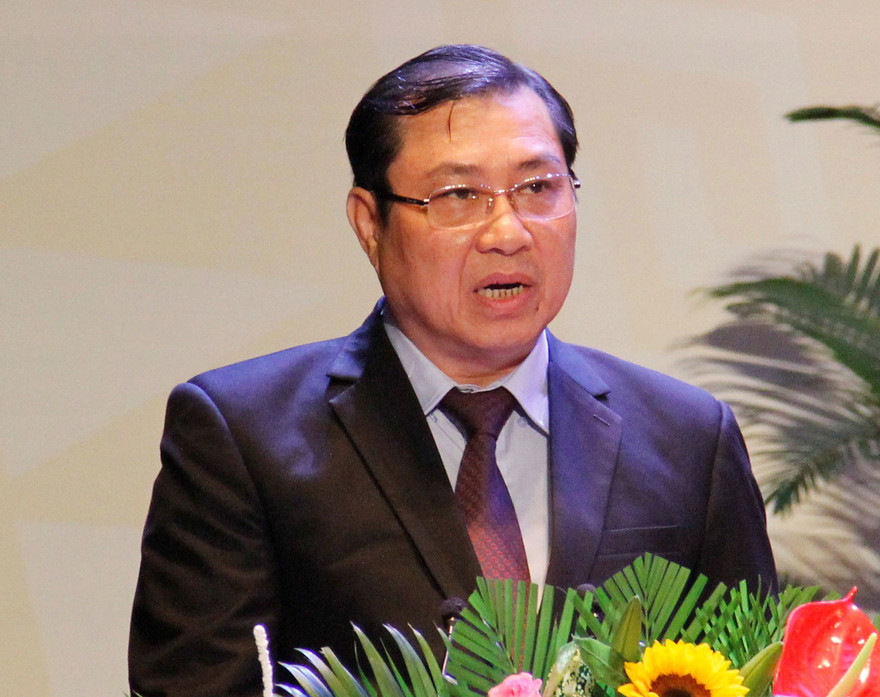 Chủ tịch Huỳnh Đức Thơ mong các cơ quan báo chí hỗ trợ thành phố trong việc cung cấp thông tin chính thức về dịch bệnh viêm đường hô hấp cấp do chủng mới của vi rút Corona. Ảnh: Thanh Trần. 