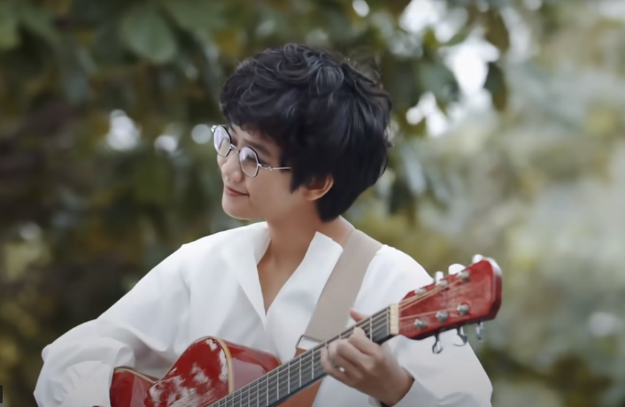 Lê Cát Trọng Lý hát 'Đà Nẵng nhớ bạn' cho quê nhà trong lễ hội chào năm mới