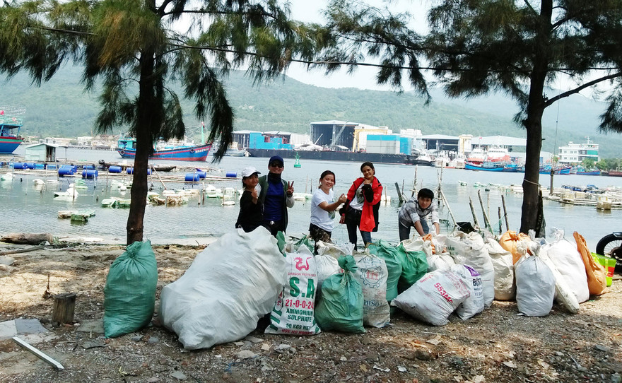 Tham gia trào lưu dọn rác, thức tỉnh ý thức người dân