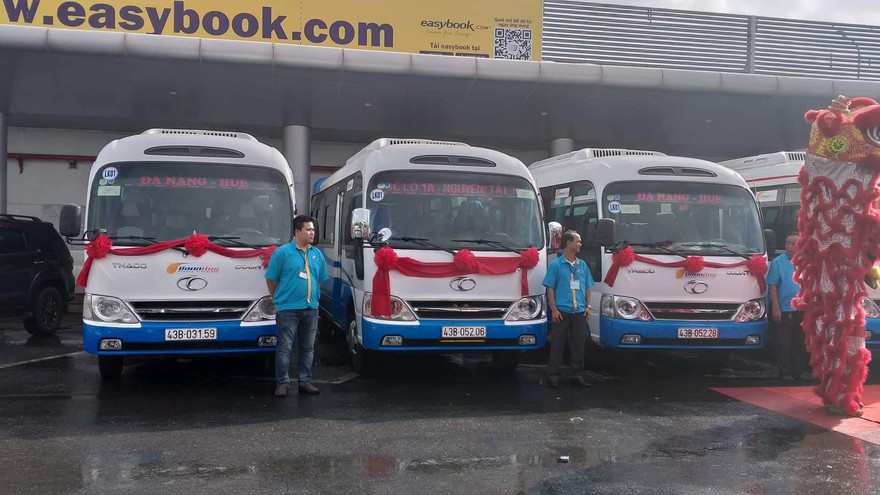 Tuyến buýt liên tỉnh giúp người dân hạn chế sử dụng phương tiện cá nhân.