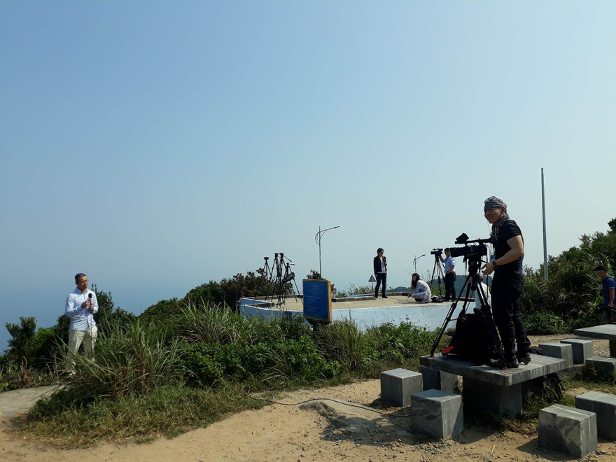 Phóng viên Đà Nẵng 'săn' tàu sân bay Mỹ từ bán đảo Sơn Trà