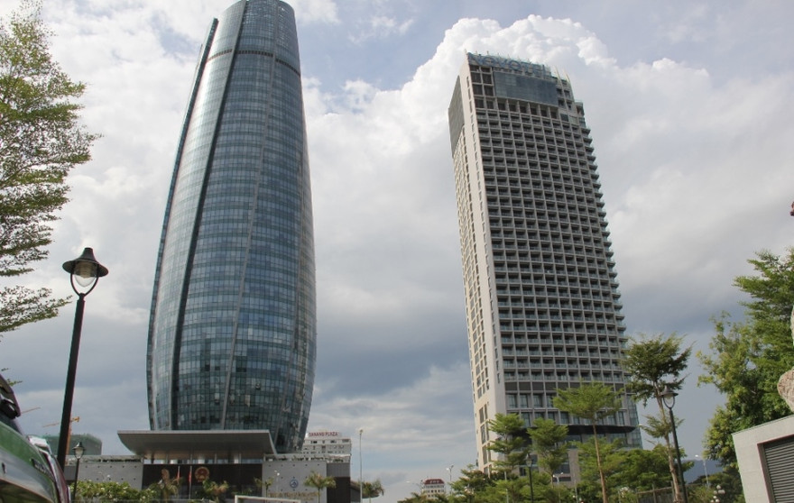 Trung tâm hành chính TP. Đà Nẵng (trái). Ảnh: Thanh Trần. 