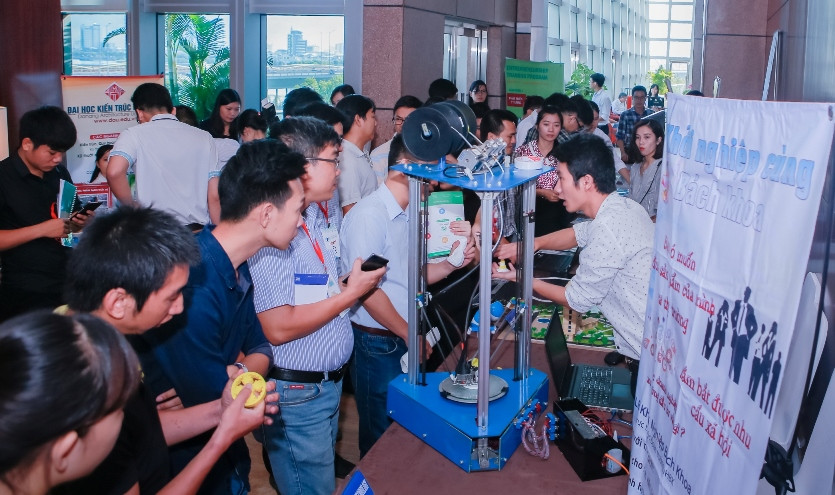 Hội chợ khởi nghiệp năm 2016 do Vườn ươm doanh nghiệp Đà Nẵng tổ chức. Ảnh: Thanh Trần 