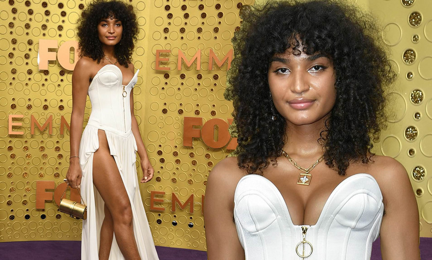 Người đẹp chuyển giới Indya Moore mặc hở trên, xẻ bạo dưới phản cảm