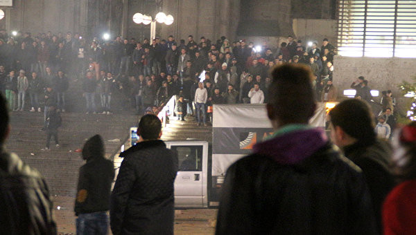 Hạn chế trong kiểm soát tình hình với những người tị nạn đang khiến châu Âu "dễ bị tổn thương". Ảnh: AP