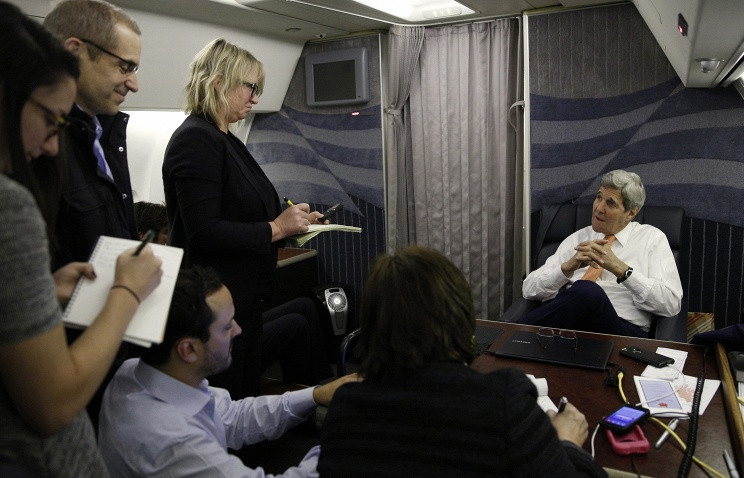 Ngoại trưởng Mỹ Jonh Kerry cho rằng, 55 tỷ USD là chưa đủ khôi phục cơ sở hạ tầng dầu mỏ của Iran. Ảnh: AP