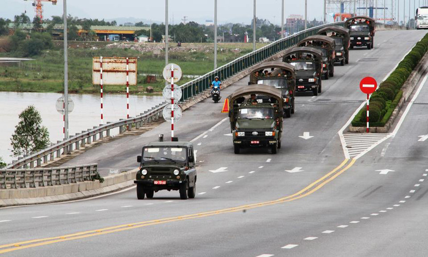 Hình ảnh sư đoàn 324 cơ động đến Kỳ Anh.