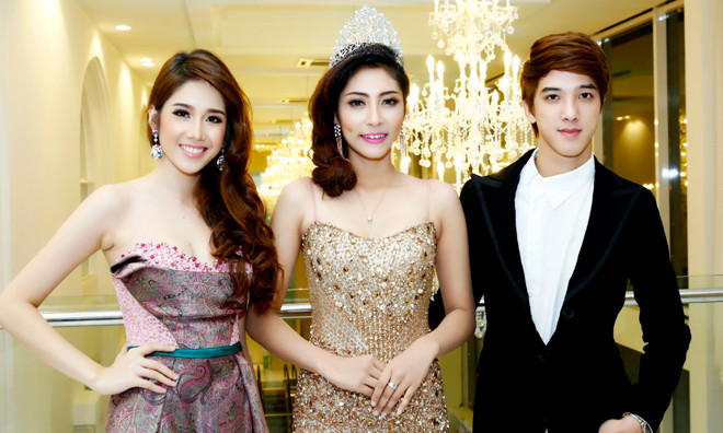 Á hậu Thanh Vy khoe sắc bên Hoa hậu Đại dương