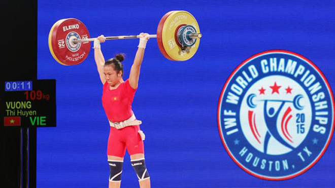 Niềm hy vọng Vương Thị Huyền bước vào cuộc đua. Ảnh: T.L.