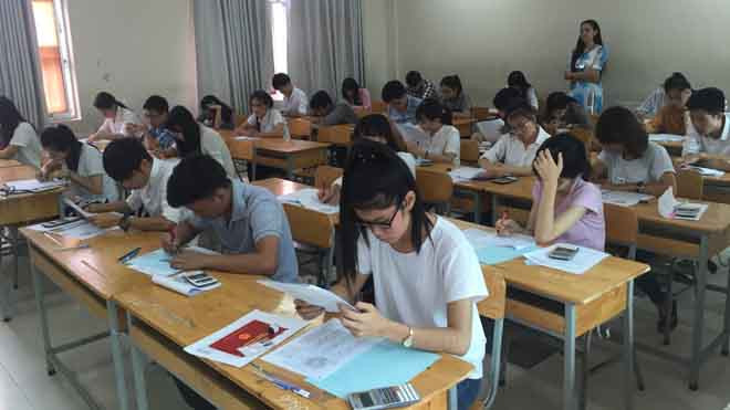 Thí sinh dự kỳ kiểm tra năng lực và xét tuyển vào Trường ĐH Luật TP.HCM