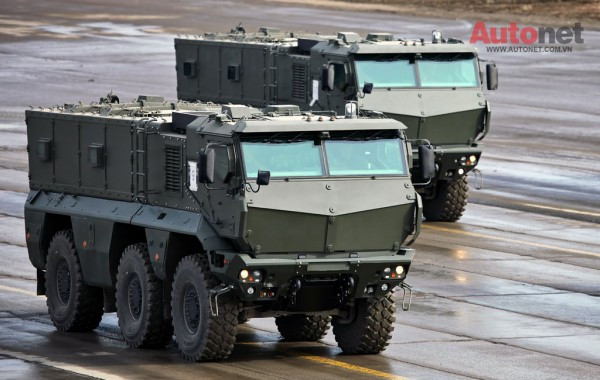 [VIDEO] 'Sự lì lợm' của siêu xe bọc thép KAMAZ-63968