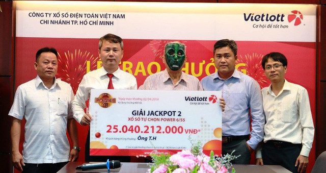 Cụ ông T.H (84 tuổi) là người may mắn “rinh” hơn 25 tỷ đồng Jackpot 2 của loại hình xổ số Power 6/55. 
