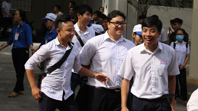 Các thí sinh tham dự kì thi THPT Quốc gia 2016 tại Cụm thi ĐH Đà Nẵng. Ảnh: Giang Thanh 