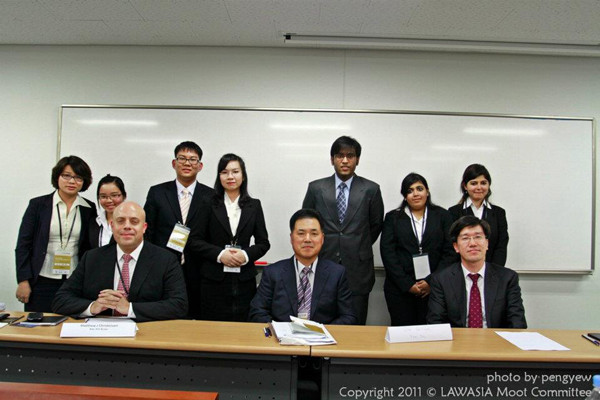 9x bản lĩnh trên đấu trường Luật quốc tế