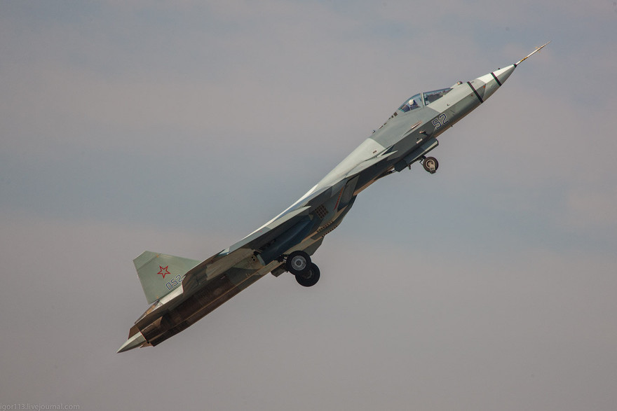 Không quân Nga tiếp nhận siêu tiêm kích Т-50 đầu tiên