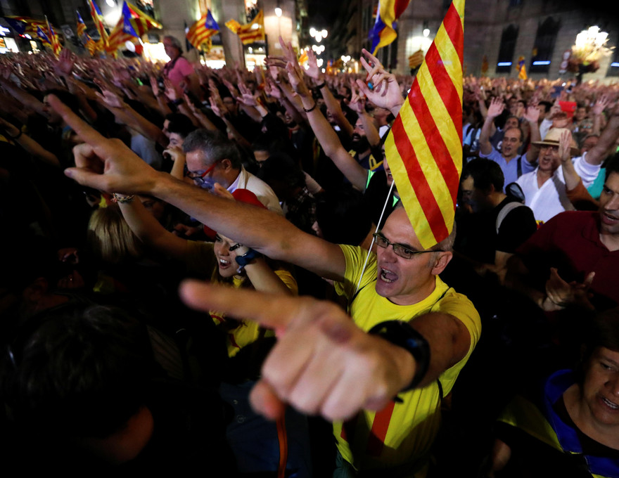 Catalonia tuyên bố độc lập: Hệ lụy khôn lường
