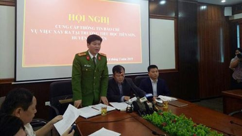 Quang cảnh buổi họp báo. 