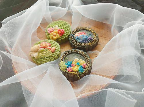 Bánh trung thu handmade mới lạ lên ngôi hút khách năm nay