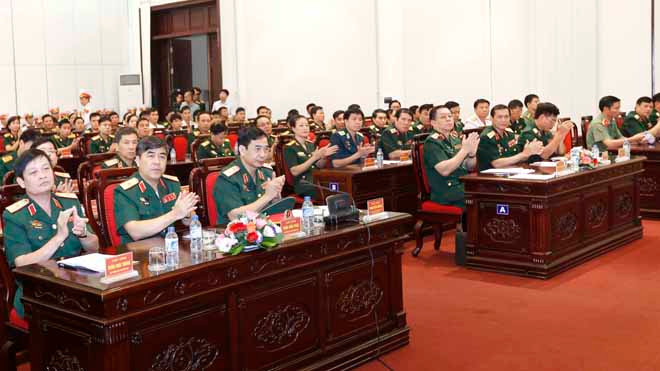 Các đại biểu dự buổi gặp mặt.