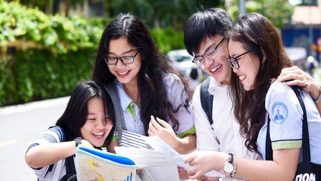 Gần 130 đại học công bố điểm chuẩn, ngành hot điểm chuẩn ngất ngưởng