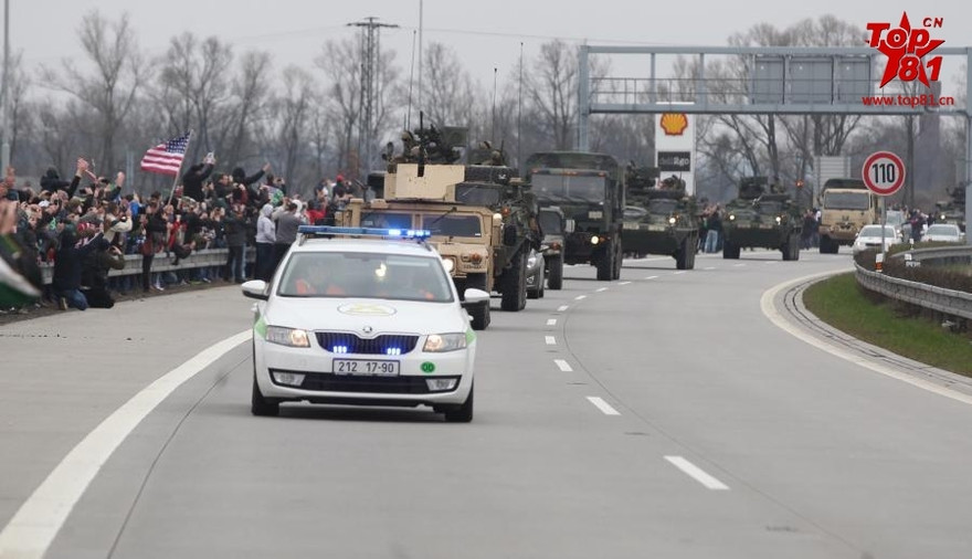 Đoàn xe quân sự Mỹ chia rẽ Cộng hòa Séc