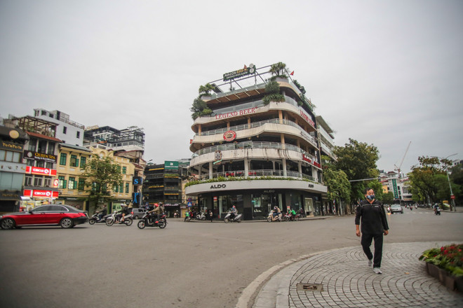 Hà Nội trước giờ 'cách ly toàn xã hội'