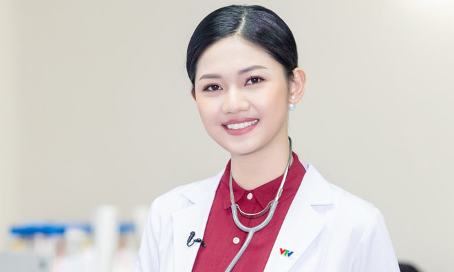 Á hậu Thanh Tú hào hứng với vai trò MC của Bản tin Y tế 24h.