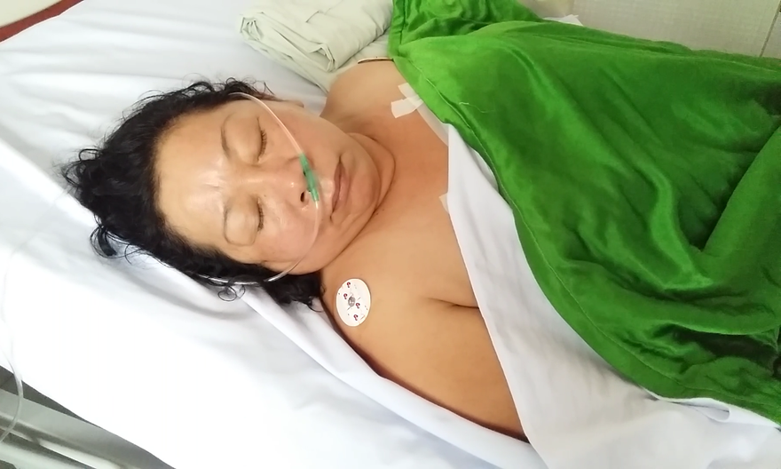 Bệnh nhân đã tỉnh và được điều trị tại phòng thường. 