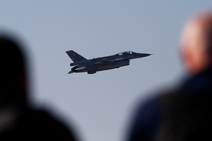 Oanh tạc cơ Nga áp sát biên giới Latvia