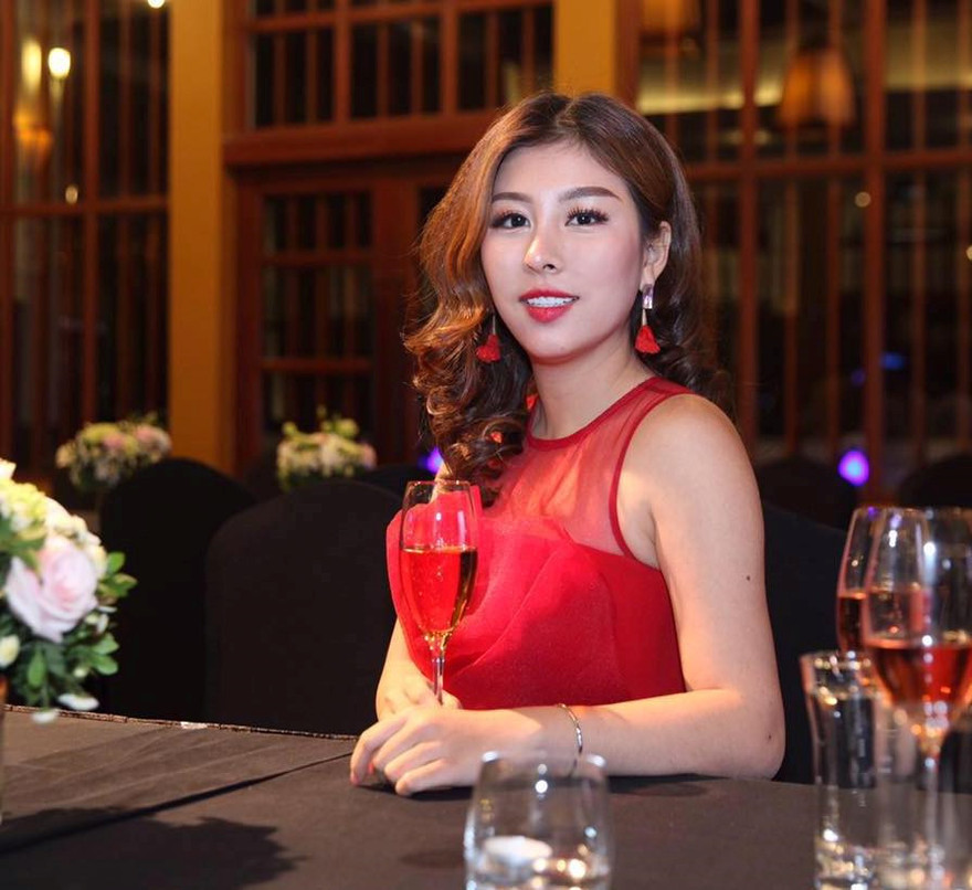 Vân Anh xinh đẹp, tự tin trên sóng truyền hình MC Đoàn Lại Vân Anh tự tin dẫn chương trình thời sự, được nhiều dân mạng khen ngợi.