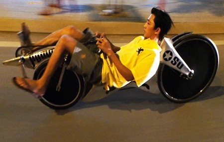 Xe đạp nằm, lợi bất cập hại?