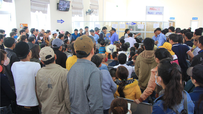 Hàng ngàn người nô nức ra đảo Lý Sơn du xuân