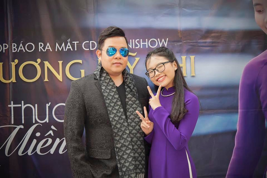 Ít ai ngờ Phương Mỹ Chi từng có tuổi thơ đi hát đám cưới, cát xê trăm đồng