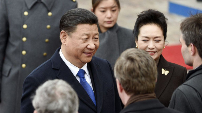 Chủ tịch Trung Quốc Tập Cận Bình và Phu nhân Bành Lệ Viện đến Phần Lan hôm qua. Ông Tập dự kiến gặp Tổng thống Donald Trump vào ngày 6/7. Ảnh: Getty Images