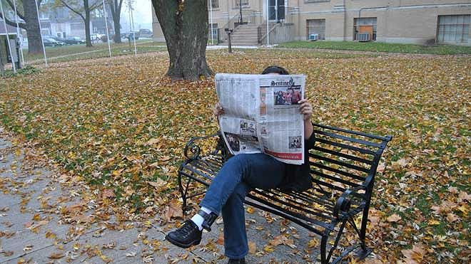 Thiết bị theo dõi điện tử có định vị toàn cầu được gắn vào cổ chân của người đi tù tại gia. Ảnh: The Edina Sentinel.