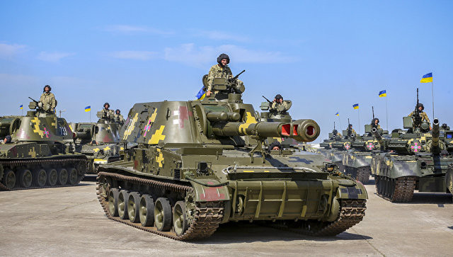 Tổng thống Ukraine điều động xe tăng T-80 đến Donbass