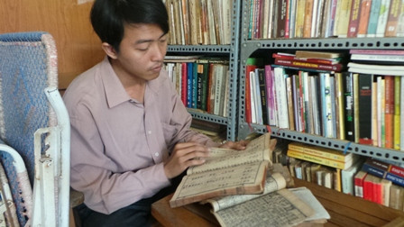 8X và ‘kho báu’ 2.000 đầu sách cổ