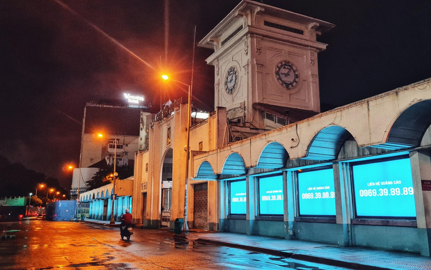 Ai được ra đường sau 18 giờ tối nay?