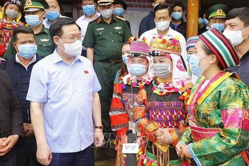 Chủ tịch Quốc hội Vương Đình Huệ kiểm tra công tác chuẩn bị bầu cử