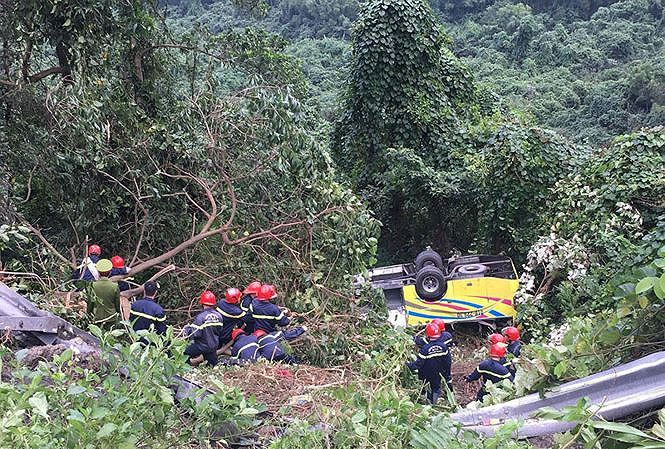 Hiện trường vụ tai nạn trên đèo Hải Vân