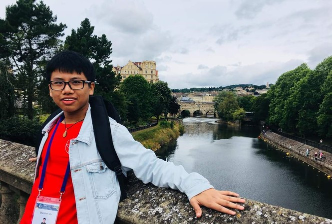 Em Vũ Đức Vinh, học sinh lớp 12 Trường THPT Chuyên Phan Bội Châu (Nghệ An) - đoạt Huy chương Bạc Olympic Toán quốc tế năm 2019